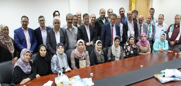 الصحة تفتتح مركز خدمة الجمهور وتطلق نظام التحويل الإلكتروني برام الله 