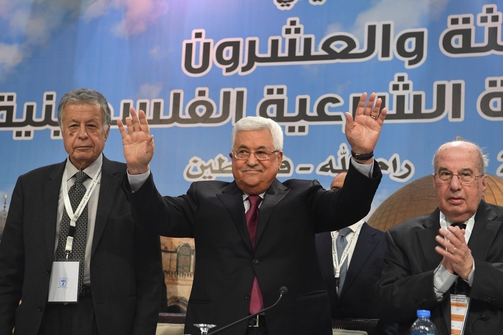 ملادينوف والاتحاد الأوروبي ينتقدان تصريحات الرئيس عباس