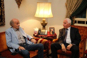 الأحمد يطلع الحزب الإشتراكي اللبناني على الأوضاع الفلسطينية