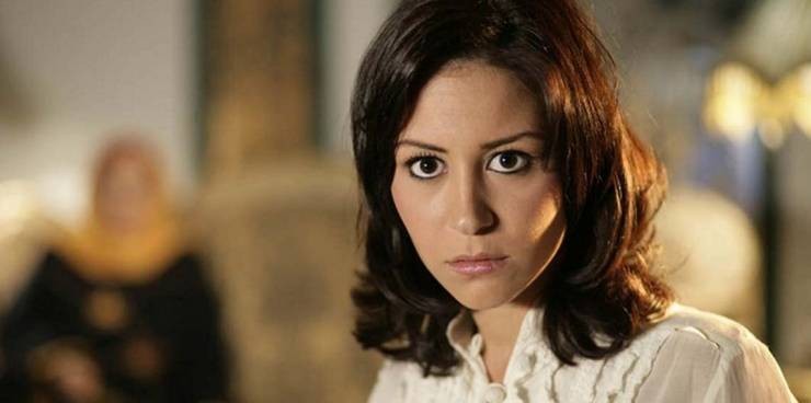 بالصور :   منة شلبي تصدم الجميع بوزنها الزائد...!