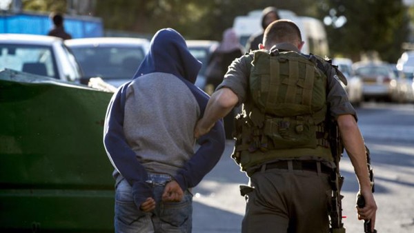 الاحتلال يعتقل مواطنًا من جنين على أحد حواجز نابلس