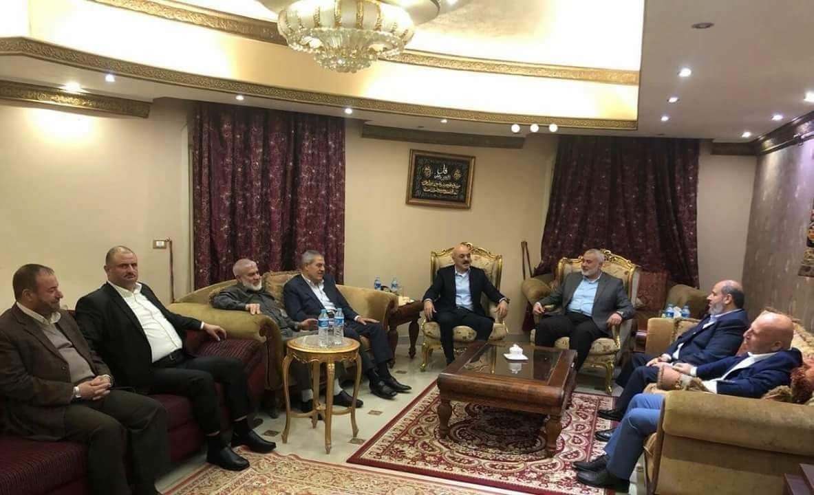 قيادي بـ"حماس" يكشف تفاصيل اجتماع حركته مع وفد التيار الإصلاحي لـ"فتح" بالقاهرة