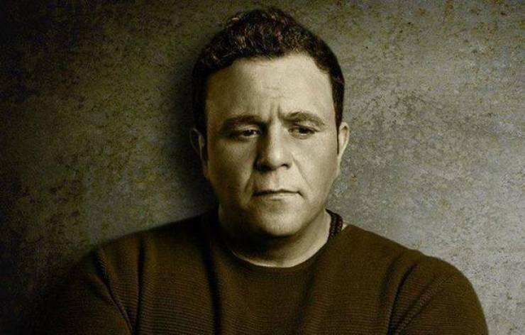 بالصورة  : محمد فؤاد يصدم الجميع بزيادة وزن غير طبيعية