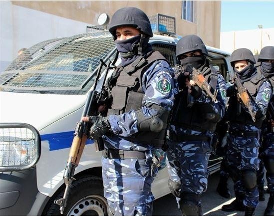 طولكرم: القبض على شاب حاول حرق شقيقته بمادة البنزين