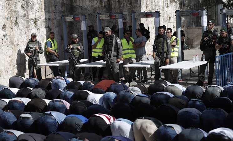 المرجعيات المقدسية الإسلامية تدعو المواطنين لرفض البوابات الالكترونية