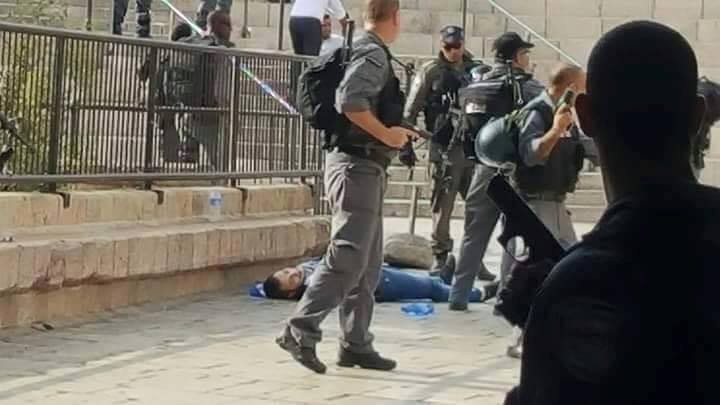 بالصور: استشهاد 3 شبان ومقتل 2 من شرطة الاحتلال بإطلاق نار بالقدس
