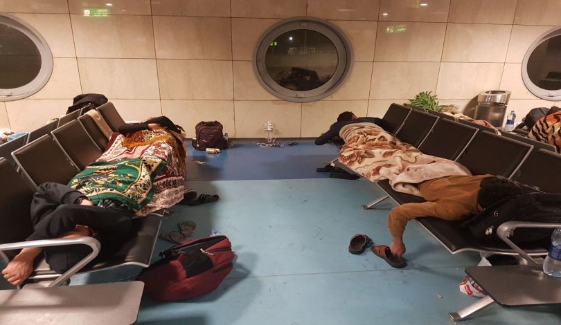 انتهاء أزمة العالقين في مطار القاهرة بعودتهم إلى غزة
