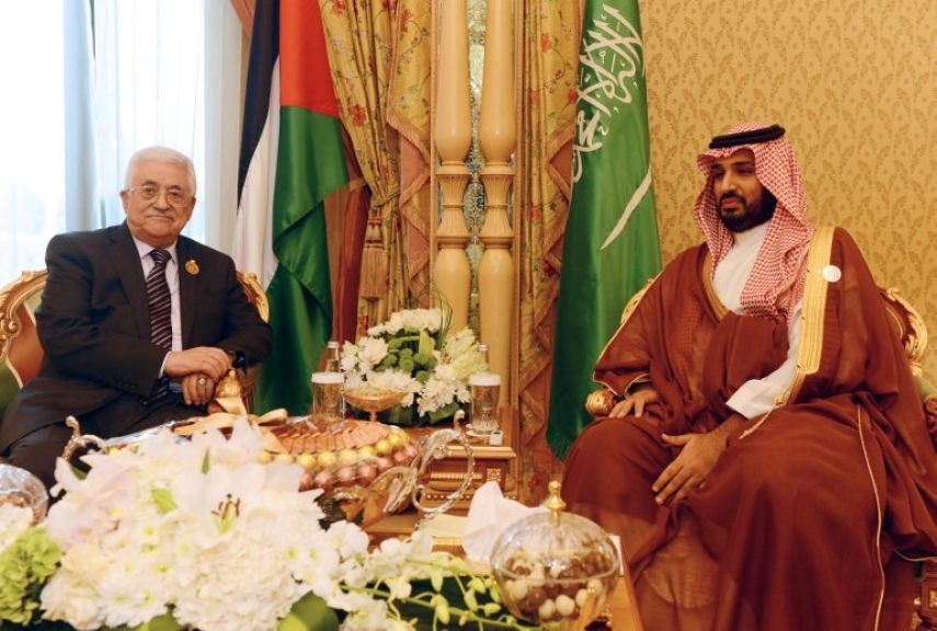 صحيفة تكشف أسباب استدعاء بن سلمان للرئيس عباس إلى السعودية