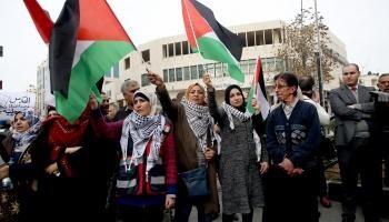 أهالي تل الرميدة تنظم وقفة احتجاجية ضد ممارسات الاحتلال