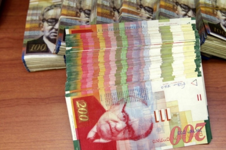 وزير مالية الاحتلال يوقع اليوم على مصادرة 139 مليون شيكل من أموال السلطة 