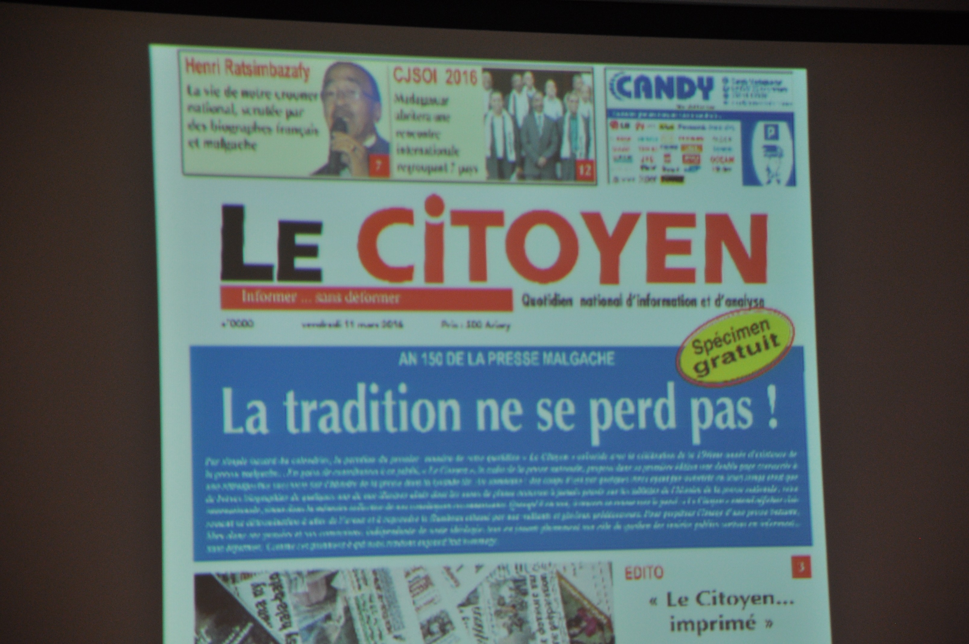 بالصورة: صحيفة جزائرية تصدر باللغة الفرنسية تهتم بشؤون الأسرى