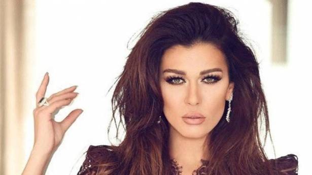 نادين الراسي تشن هجوماً على "بعض" النازحين السوريين: لحمنا قاسي