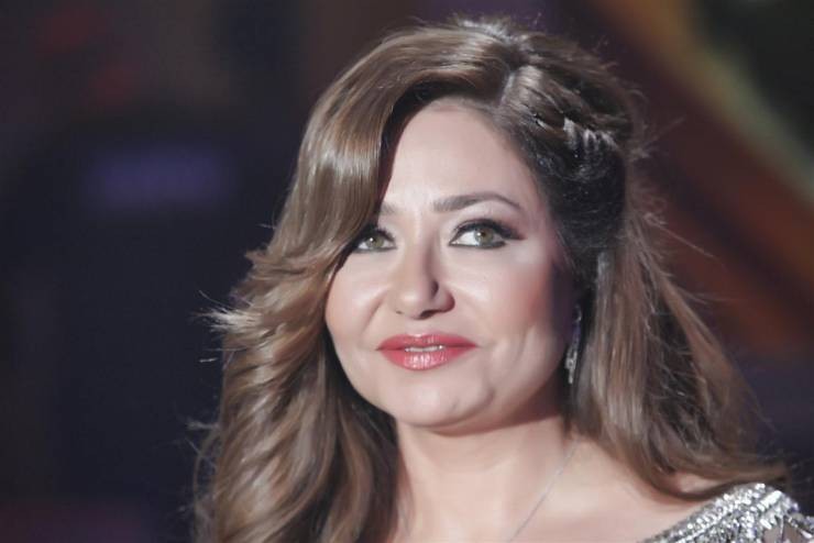 بالصور :  أول ظهور للنجمة ليلى علوي بعد رحيل والدتها