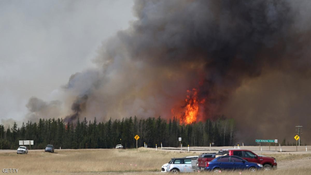 إخلاء 10 آلاف شخص بسبب اندلاع حرائق في كندا