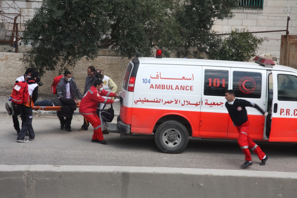 إصابة 4 مواطنين برصاص مسلحين في غزة