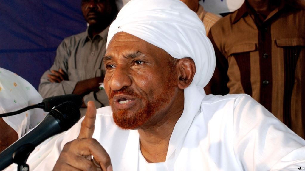 "الصادق المهدي" يعود للسودان بعد غياب 10 شهور
