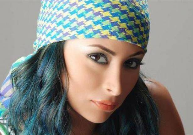 بالصور: بعد الرقص في الشارع.. هكذا ظهرت ديما بياعة مع زوجها!