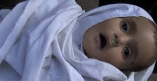 وفاة رضيع بمخيم اليرموك إثر نقص التغذية والأدوية