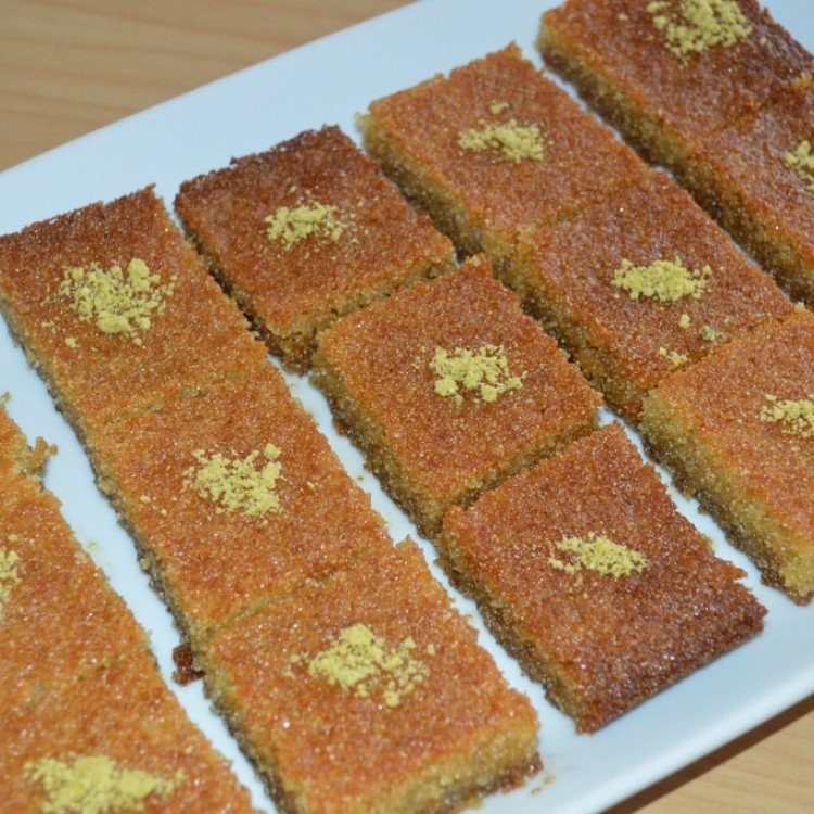 بسبوسة بالحليب المحلى