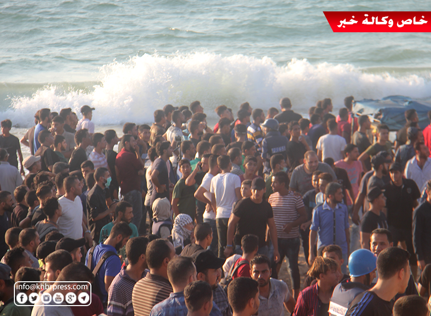 بالفيديو والصور: مشاركة المواطنين بالحراك البحري قرب شواطئ "زيكيم" شمال القطاع