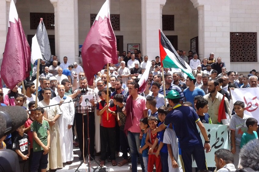 سكان مدينة "حمد" ينظمون وقفة تضامنية مع قطر بخانيونس