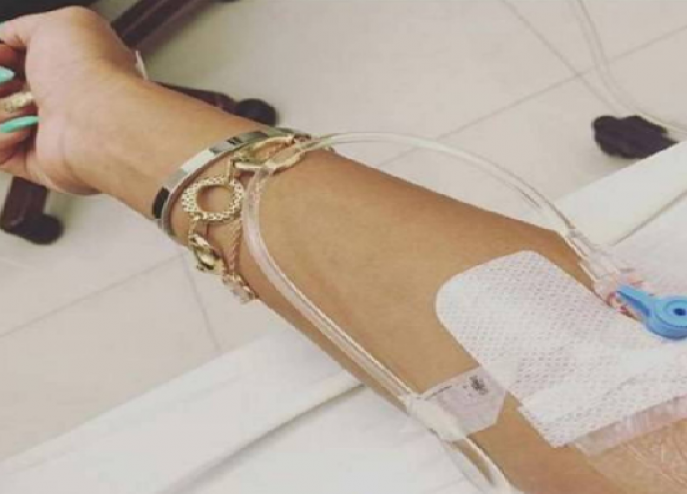 بالصورة : نجمة The Voice تجري جراحة خطرة .. وزوجها يطلب الدعاء لها