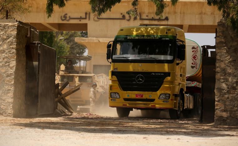 فتح معبر رفح لإدخال المحروقات إلى القطاع