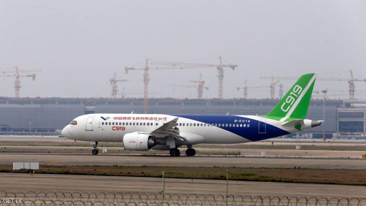 أول طائرة ركاب صينية تستعد للإقلاع