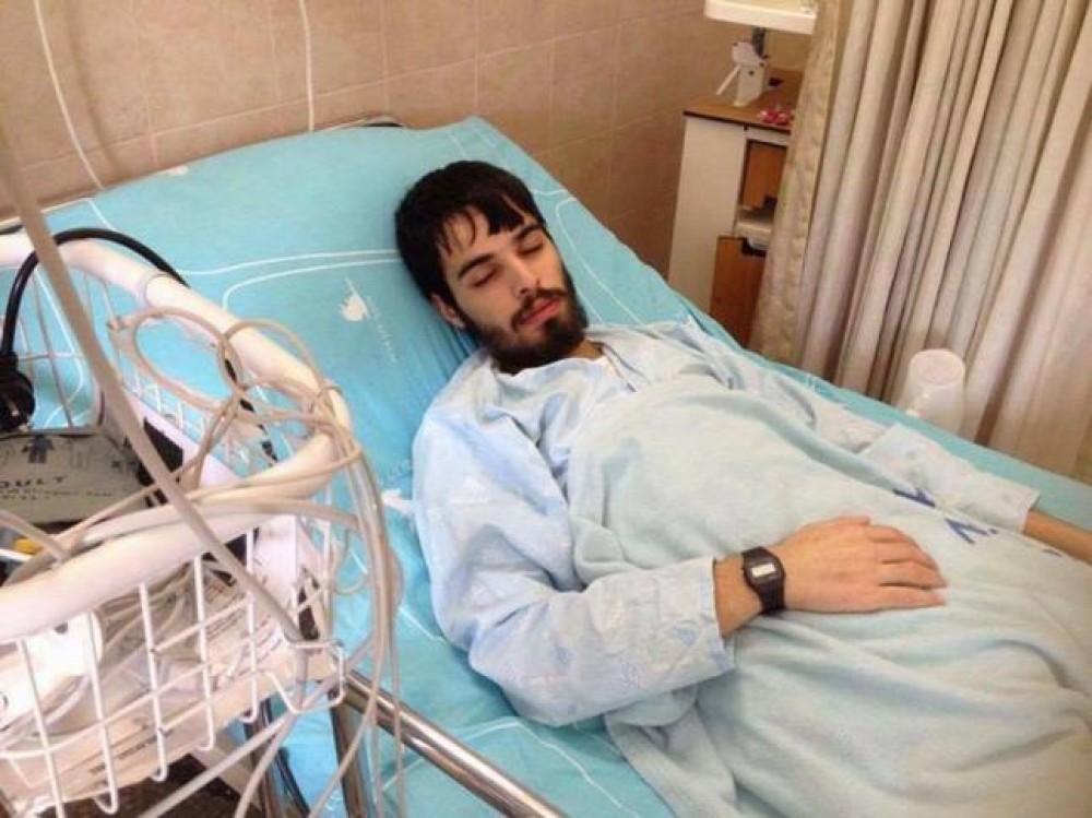 نقل الأسير أنس شديد إلى عيادة معتقل "الرملة" عقب تعليق إضرابه