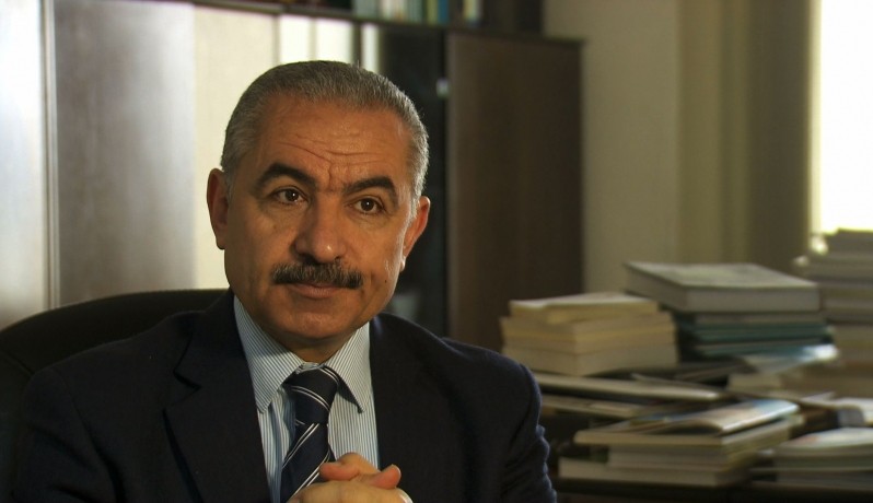 "اشتية": نهج ترمب مع الفلسطينيين مثل دفع الأبقار نحو الذبح