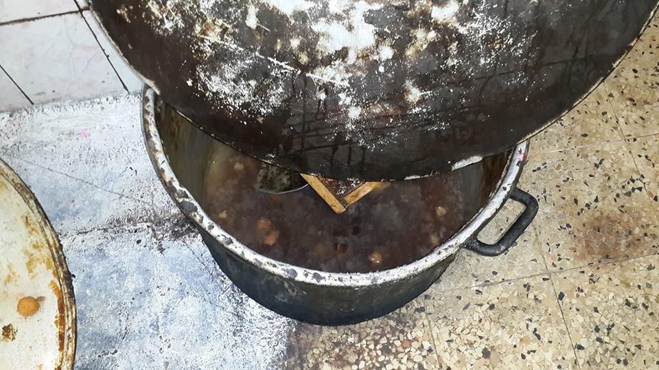 إغلاق 12 مطعم شعبي بخانيونس بسبب وجود حشرات وتعفن داخلها
