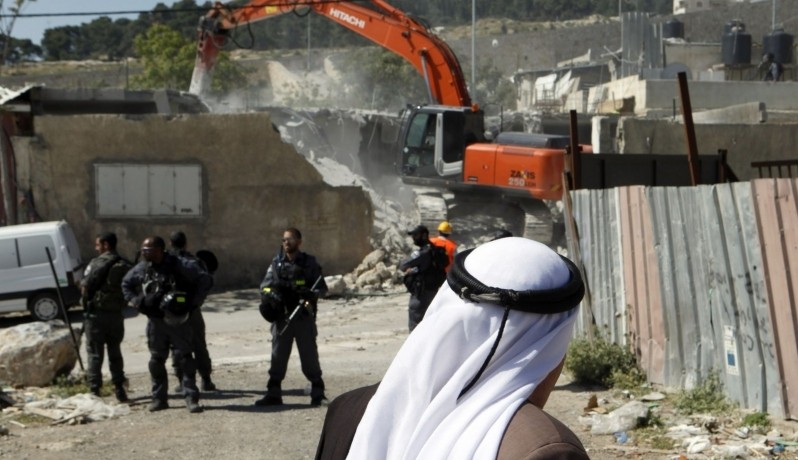 الاحتلال يغلق محال تجارية بالقدس لإجبار أصحابها على هدم "بركس"