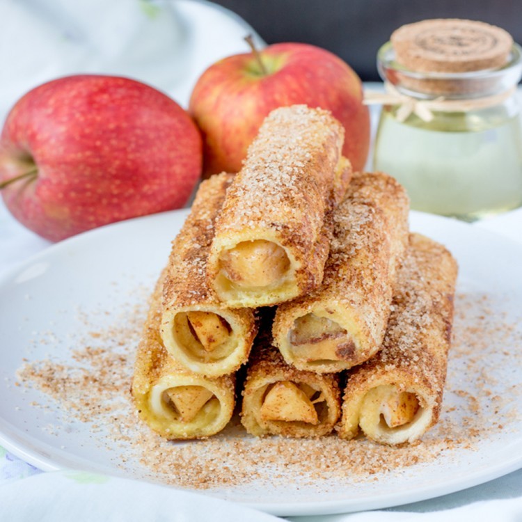 رولات التفاح المشوية