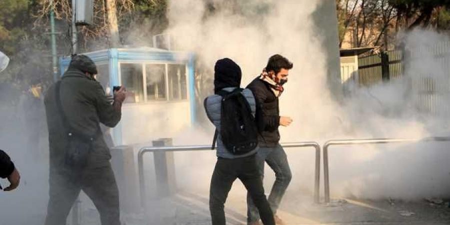 مقتل شرطي وإصابة ثلاثة في إيران