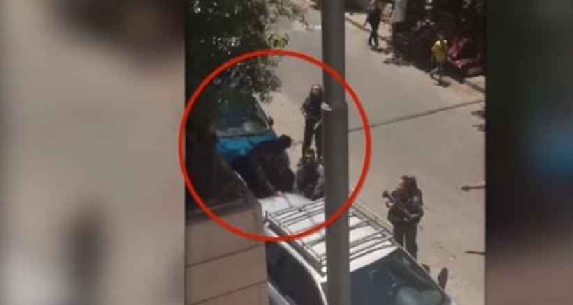 فيديو يوثق كيف تعمد جنود الاحتلال كسر يد مقدسي