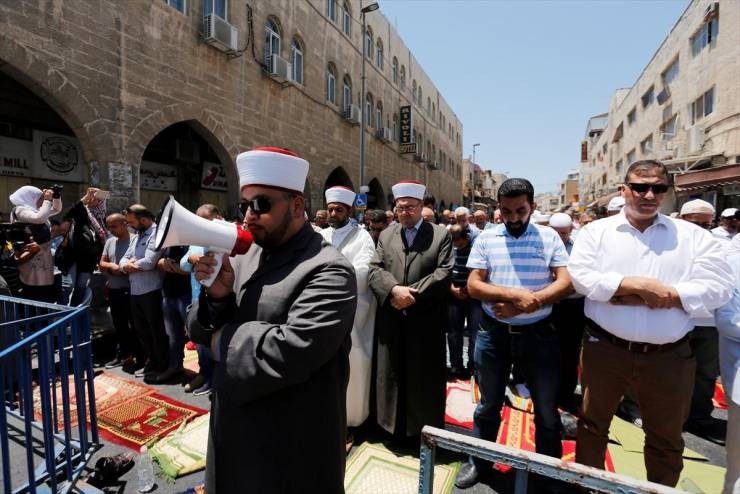  لجنة الدفاع عن حي الشيخ جراح تدعو لأداء صلاة الجمعة أمام منزل عائلة شماسنة