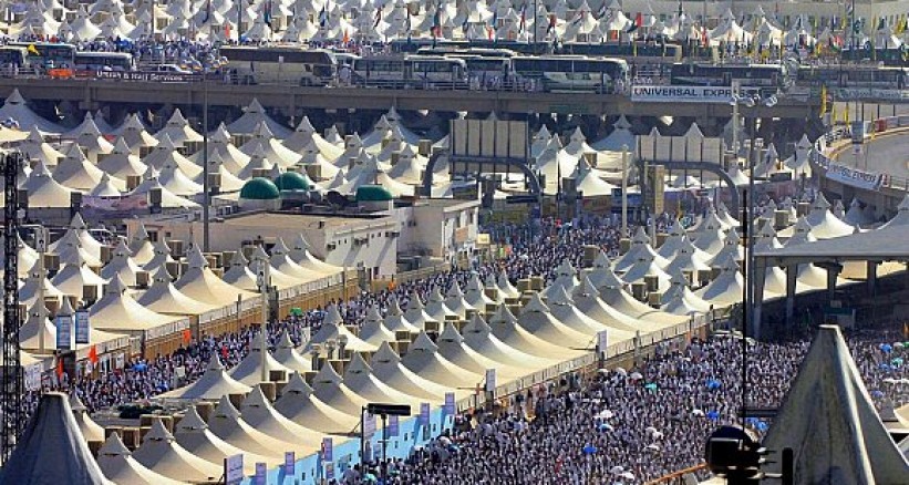 ادعيس والهباش يتفقدان حجاج فلسطين في مشعر منى