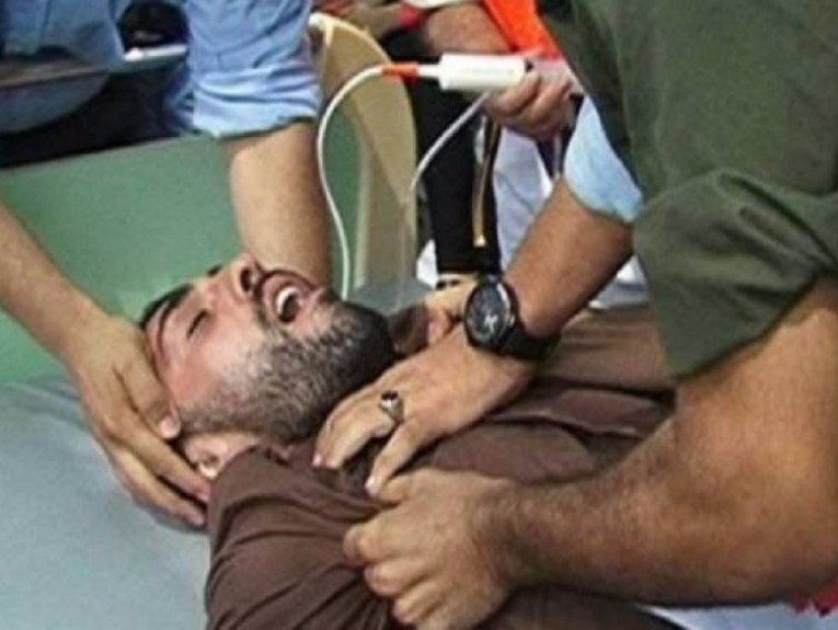 " أسرى حماس": تغذية الأسرى قسرياً إعلان حرب وتجاوز لكل الخطوط الحمراء