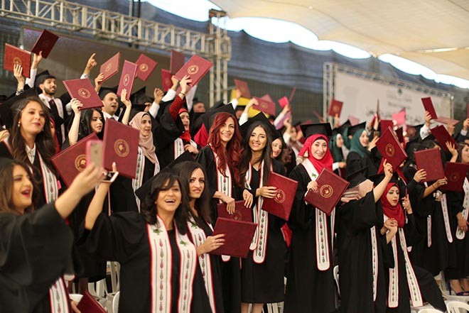 بحضور رئيس الجامعة 