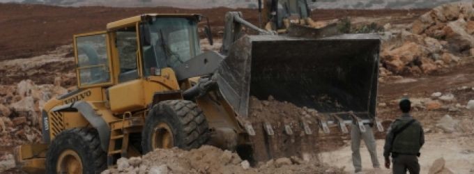 جرافات الاحتلال تهدم منزلاً شمال القدس المحتلة