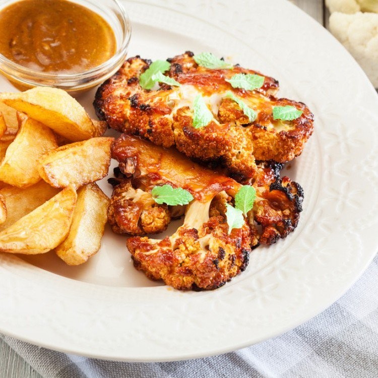 طريقة عمل "صينية القرنبيط والبطاطس" بالفرن