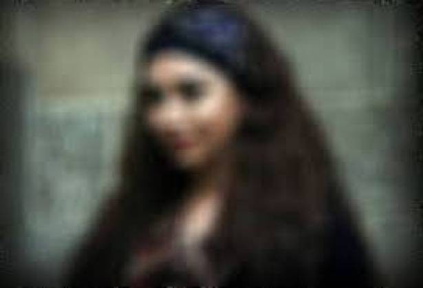 بالصورة: ممثلة سورية أصيبت بالعمى وخضعت لعلاج سري