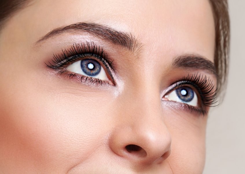 نصائح لاستعادة رسمة حواجبكِ الطبيعية