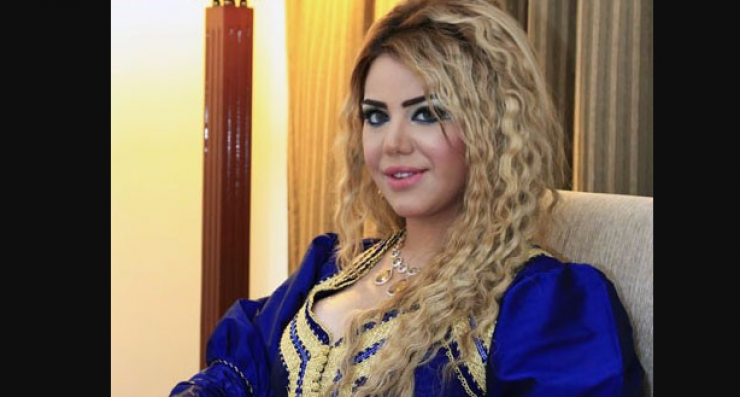 بالفيديو :  فنانة سوريّة تتجوّل في الإمارات مرتدية 'البيجاما'!