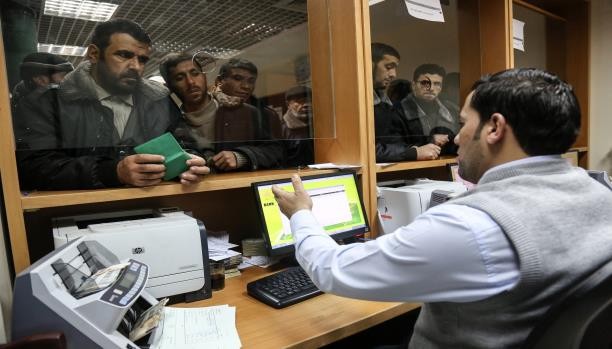 غداً صرف دفعة مالية لموظفي غزة بنسبة 50%
