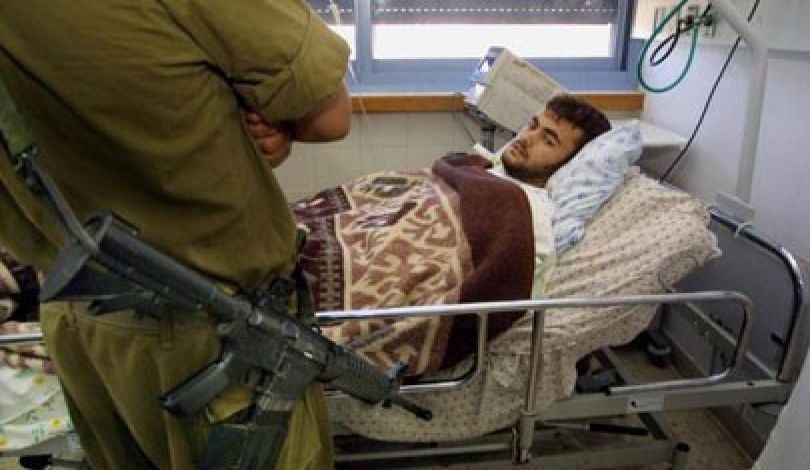 مركز حقوقي يطالب بالتحقيق في وفاة معتقل داخل سجون الاحتلال