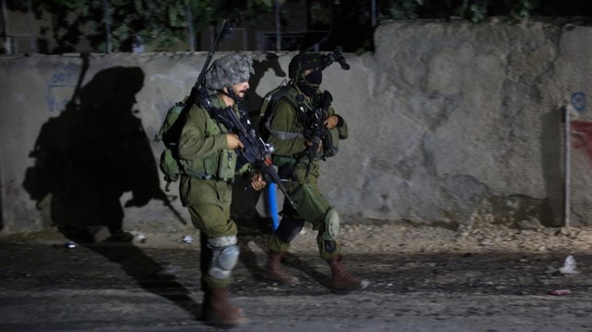 بالأسماء: الاحتلال يشن حملة اعتقالات بالضفة والقدس
