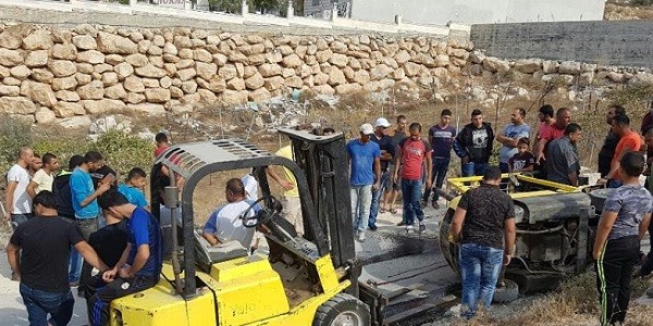 وفاة شاب إثر انقلاب رافعة بالخليل