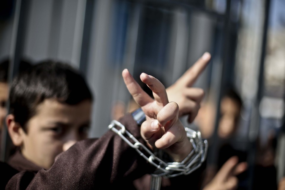 الاحتلال يفرض أحكاما بالسجن الفعلي وغرامات مالية بحق قاصرين في "عوفر"