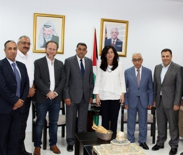 "عودة" تترأس الاجتماع الأول للجنة الانتخابات المركزية للغرف التجارية الصناعية